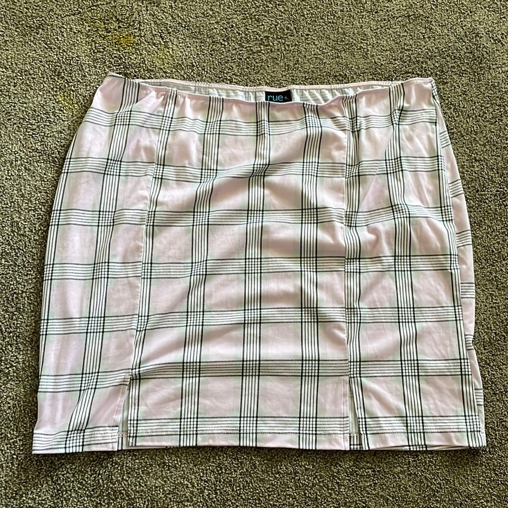 Pink Rue21 skirt